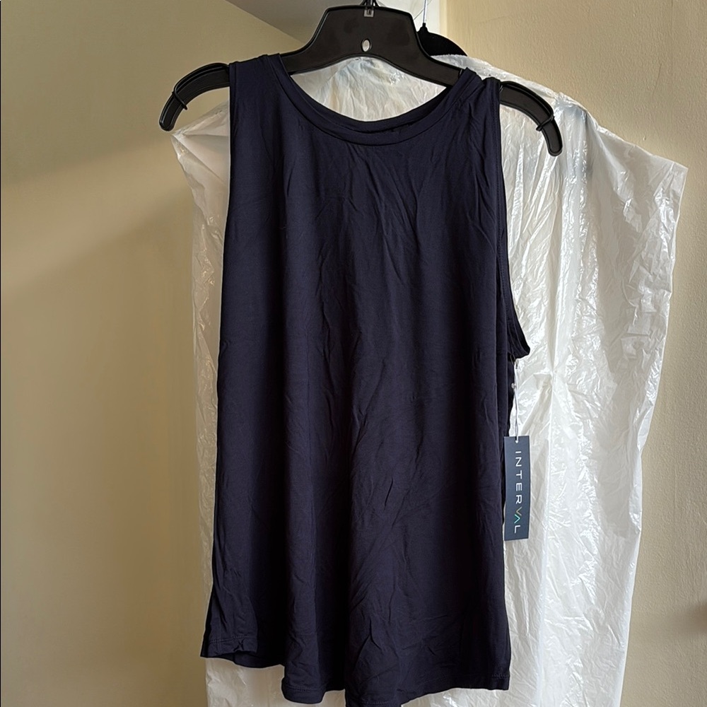 NWT- split back muscle tank navy- 🌸 bundle and save